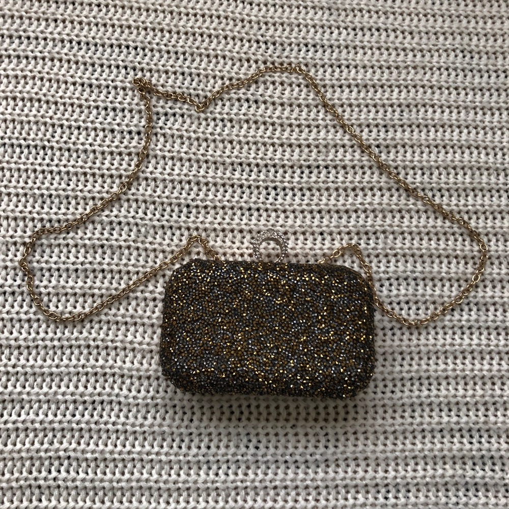 Clutch gently used